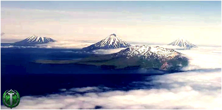 На Алясці налічується понад 130 діючих вулканів.