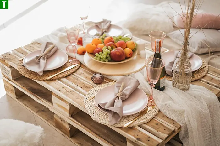 Готовый красиво сервированный завтрак за 5 минут с семьей за столом