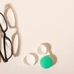 Від окулярів до контактних лінз